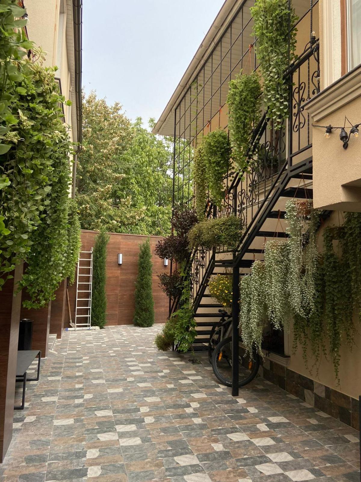 77/5 Hotel Chişinǎu Buitenkant foto