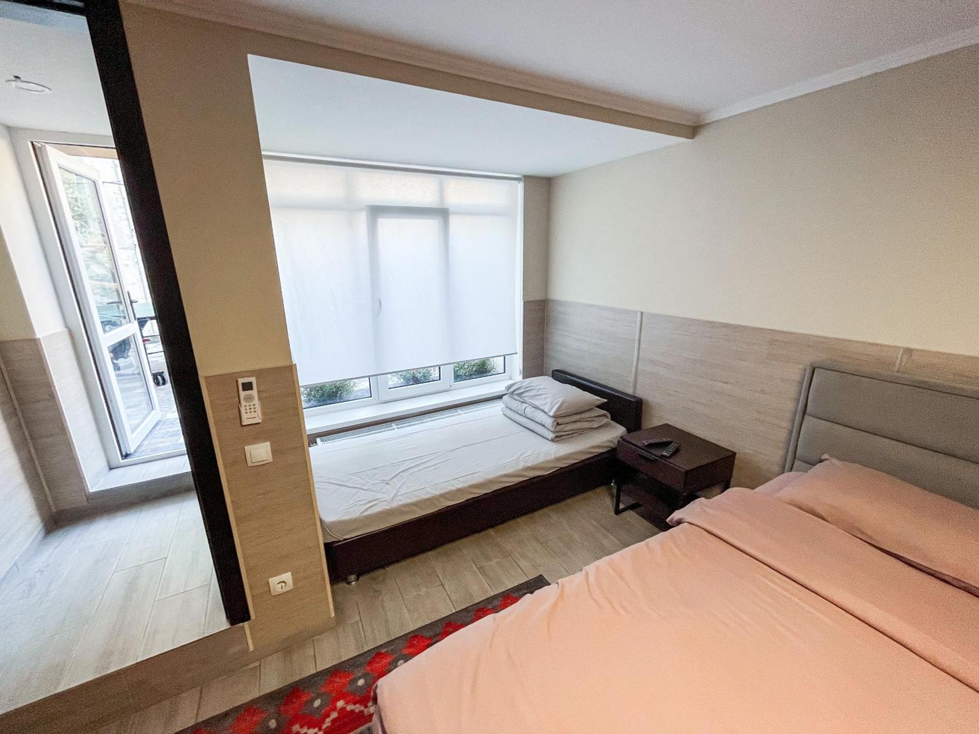 77/5 Hotel Chişinǎu Buitenkant foto