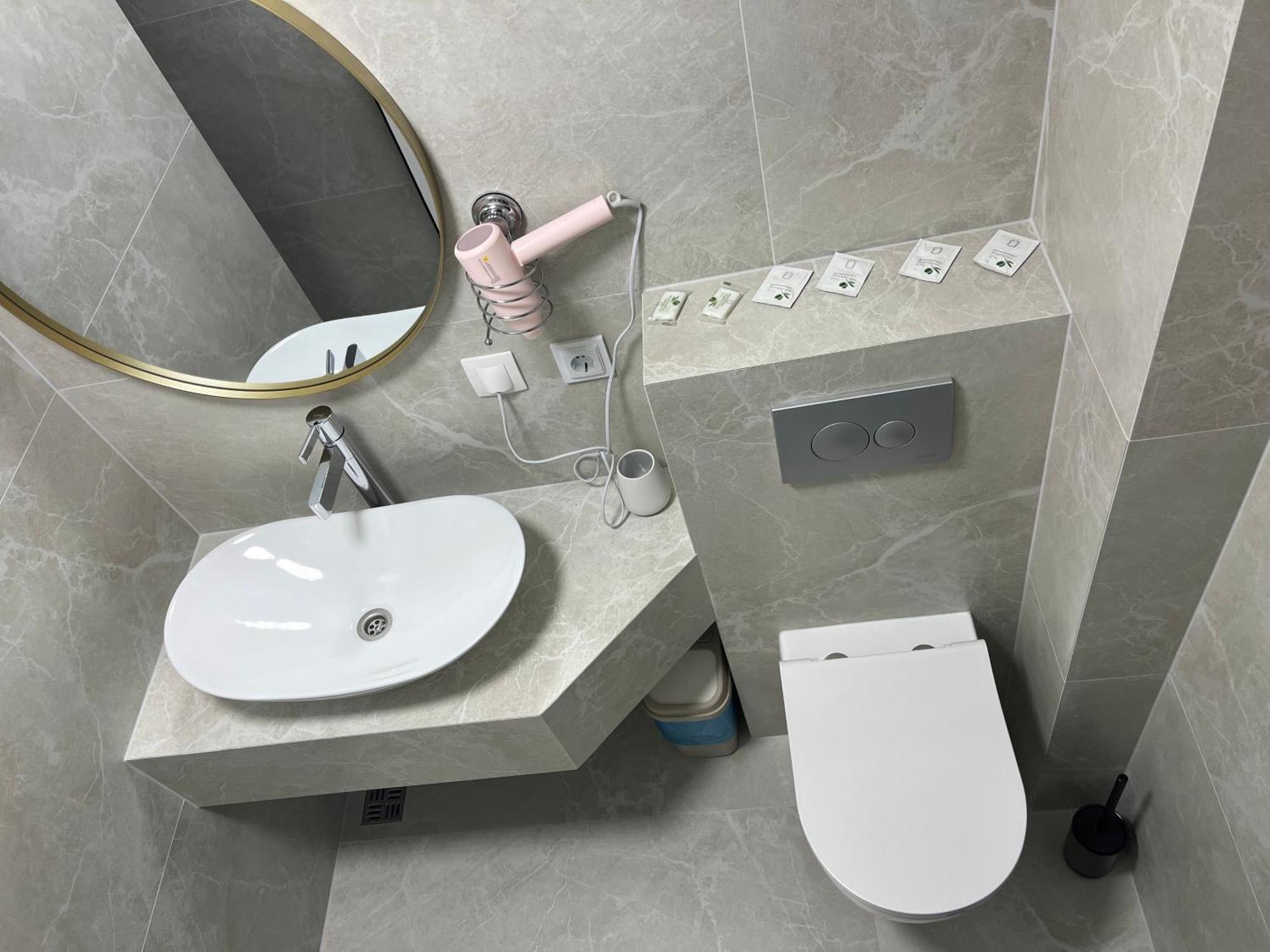 77/5 Hotel Chişinǎu Buitenkant foto