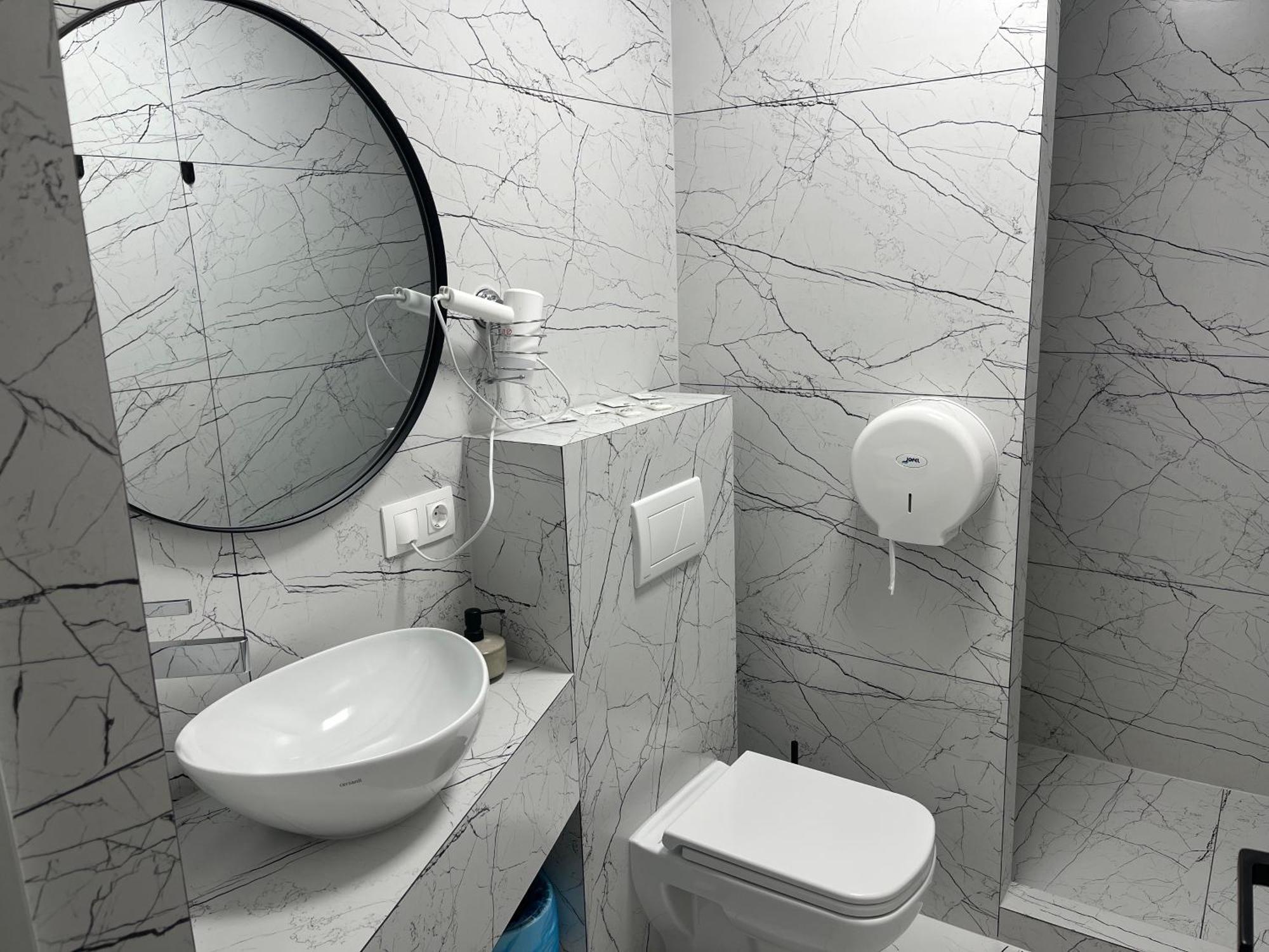 77/5 Hotel Chişinǎu Buitenkant foto
